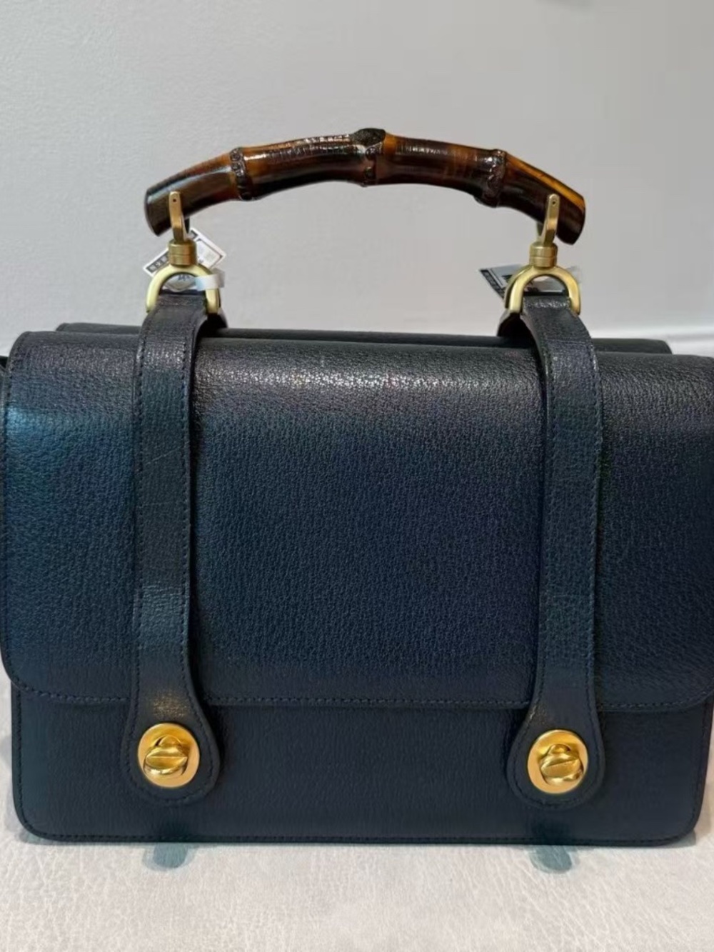 N16 Pre-Owned Gucci Navy Leather Bamboo Messager bag / Belt Missing